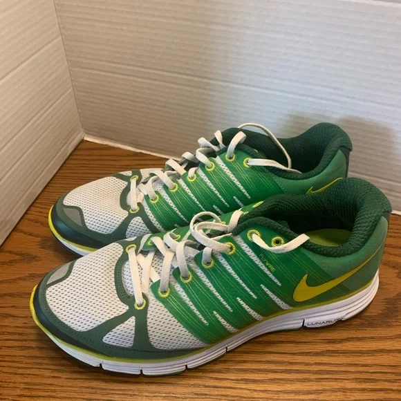 Nike Women’s 12 Green White & Yellow Athletic Running Shoes - Picture 2 of 14